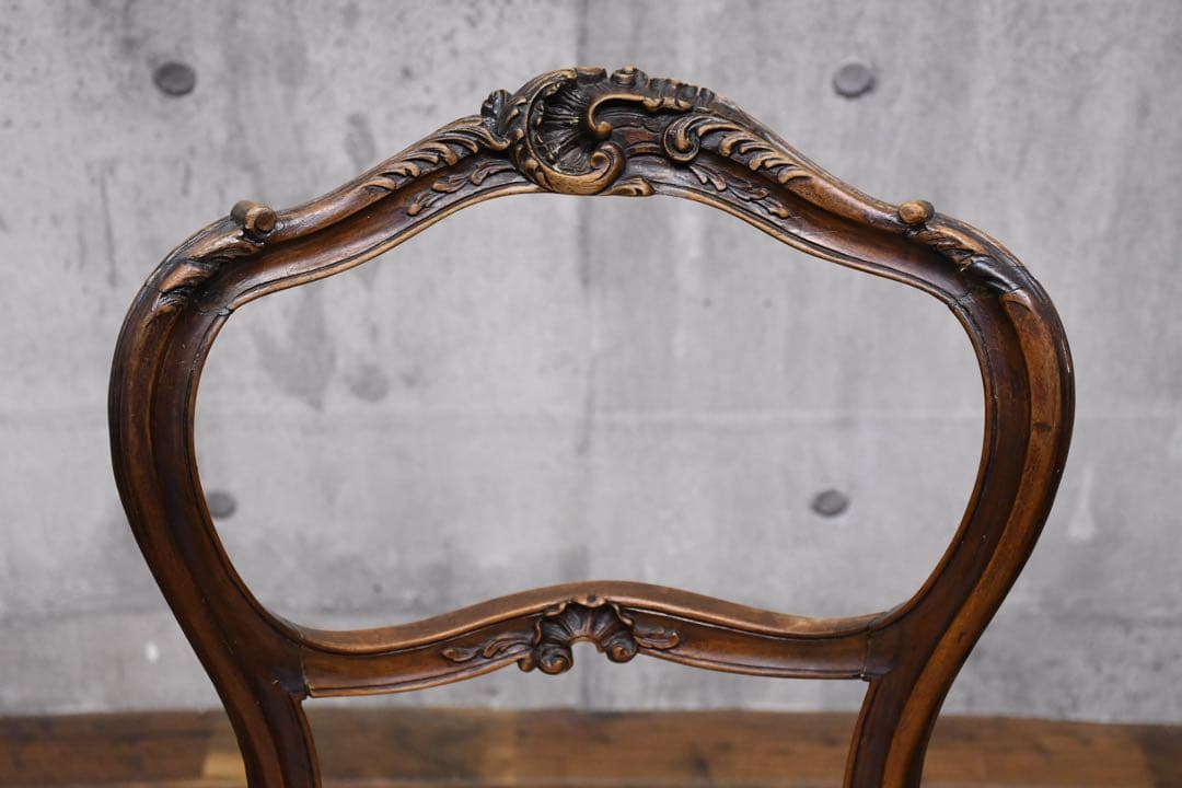 EFK99 英国アンティーク バルーンバックチェア 猫脚 木彫刻 サロンチェア