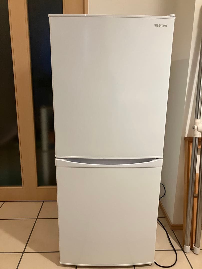 アイリスオーヤマ 冷蔵庫 142L 冷凍室52L IRSD-14A-W