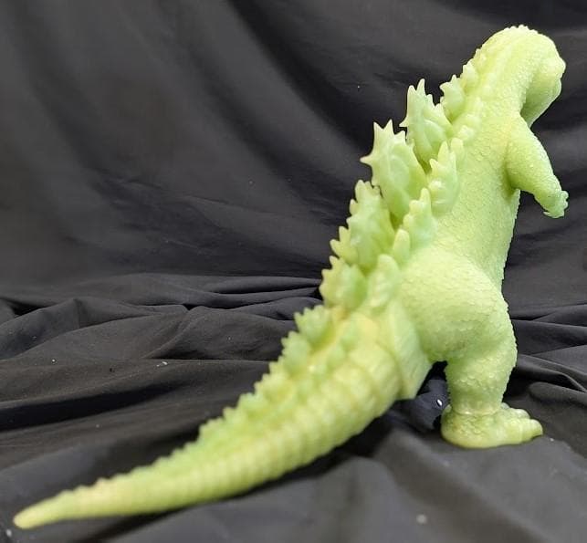 雛型ゴジラ検討用第一案（ウロコゴジラ）蓄光ポリレジンスタチュー限定300個