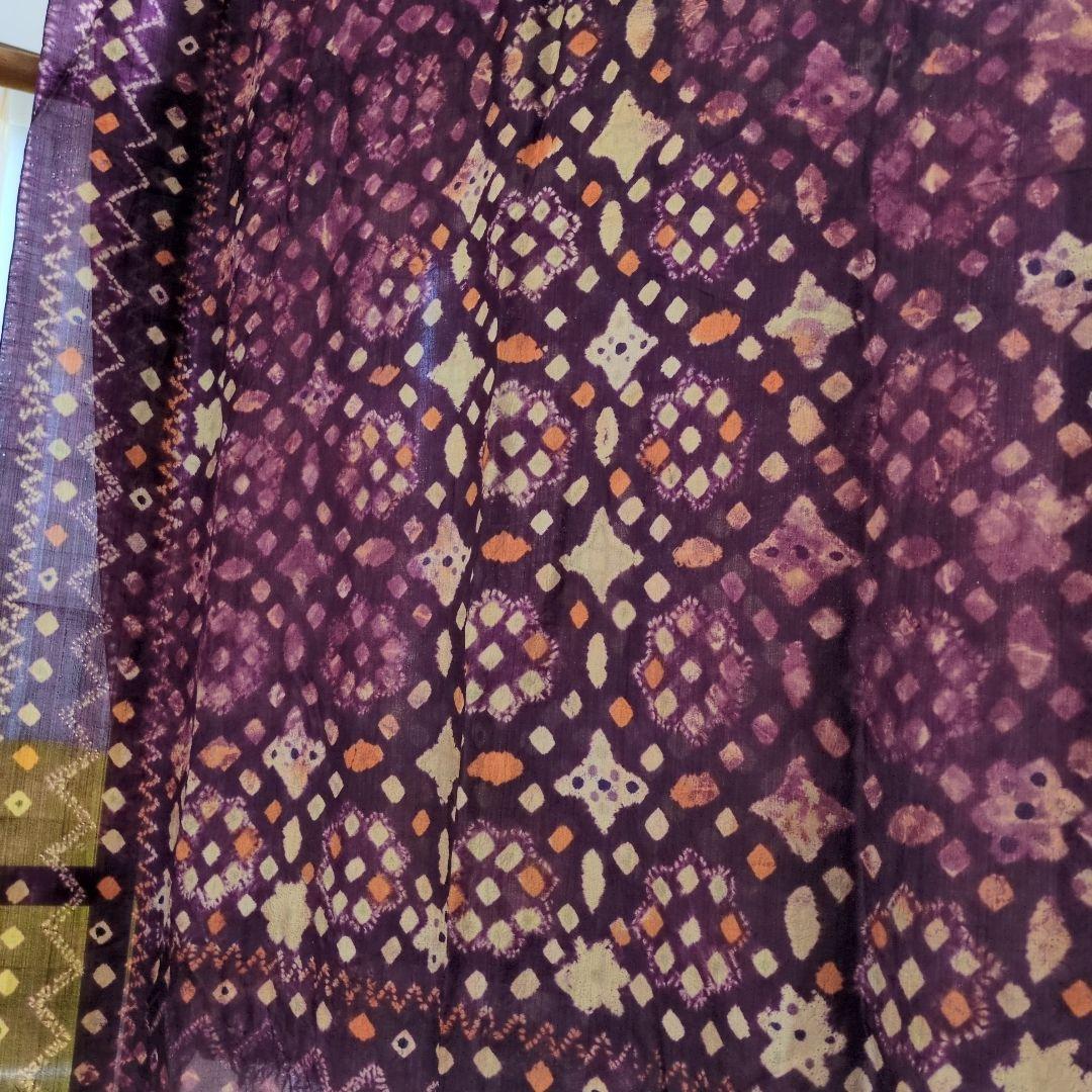 レア　希少品「壁掛け布」「飾り布」「タペストリー」「羽衣のように軽い布」「赤系」