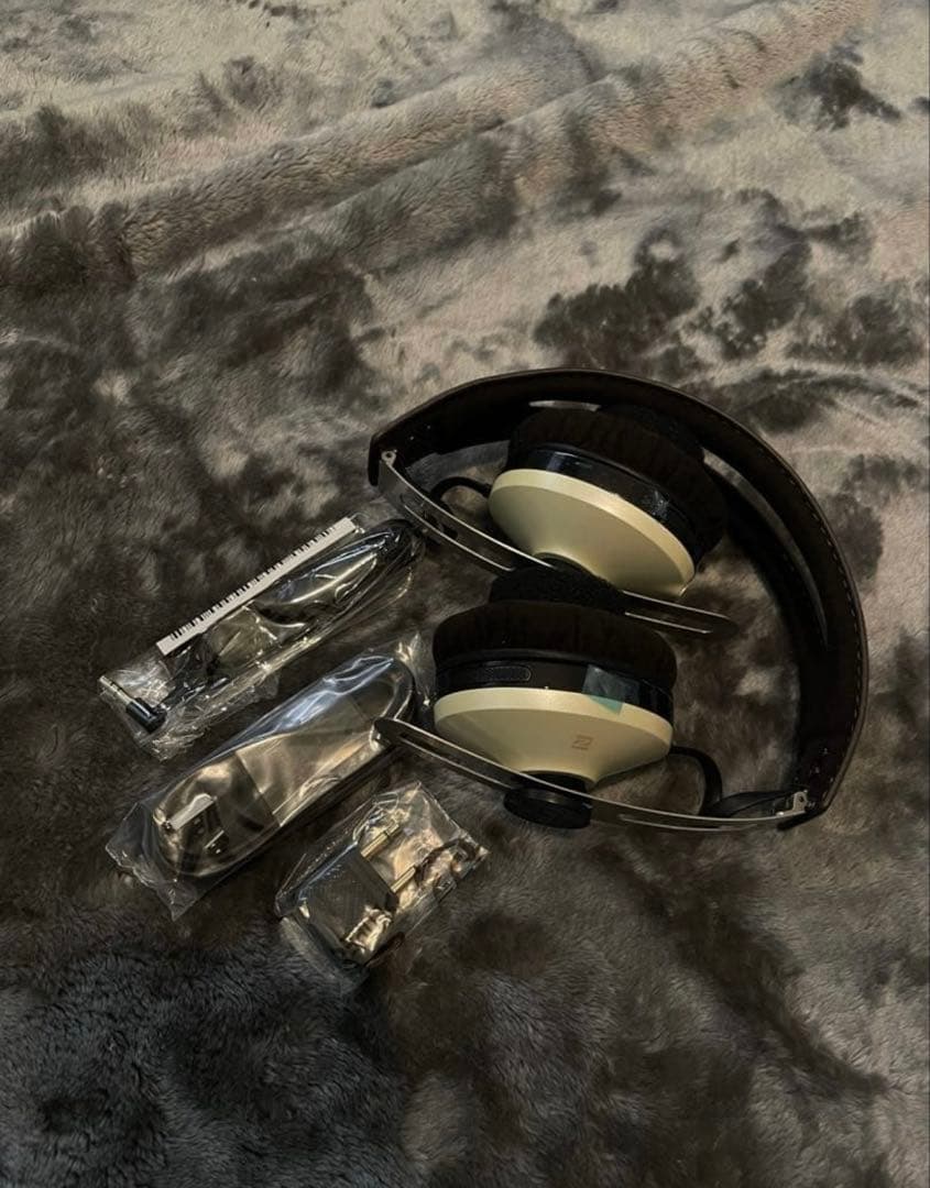 【新品未使用品】SENNHEISER MOMENTUM On-Ear Ivory