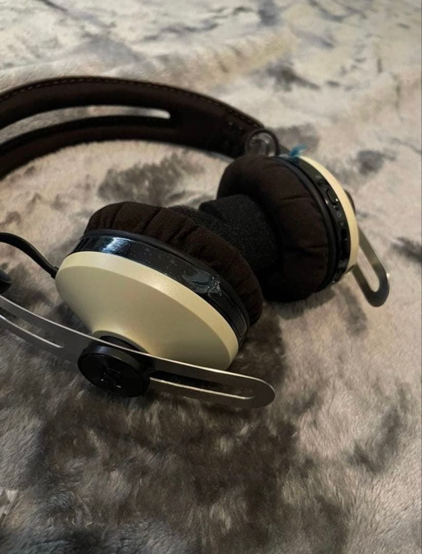 【新品未使用品】SENNHEISER MOMENTUM On-Ear Ivory