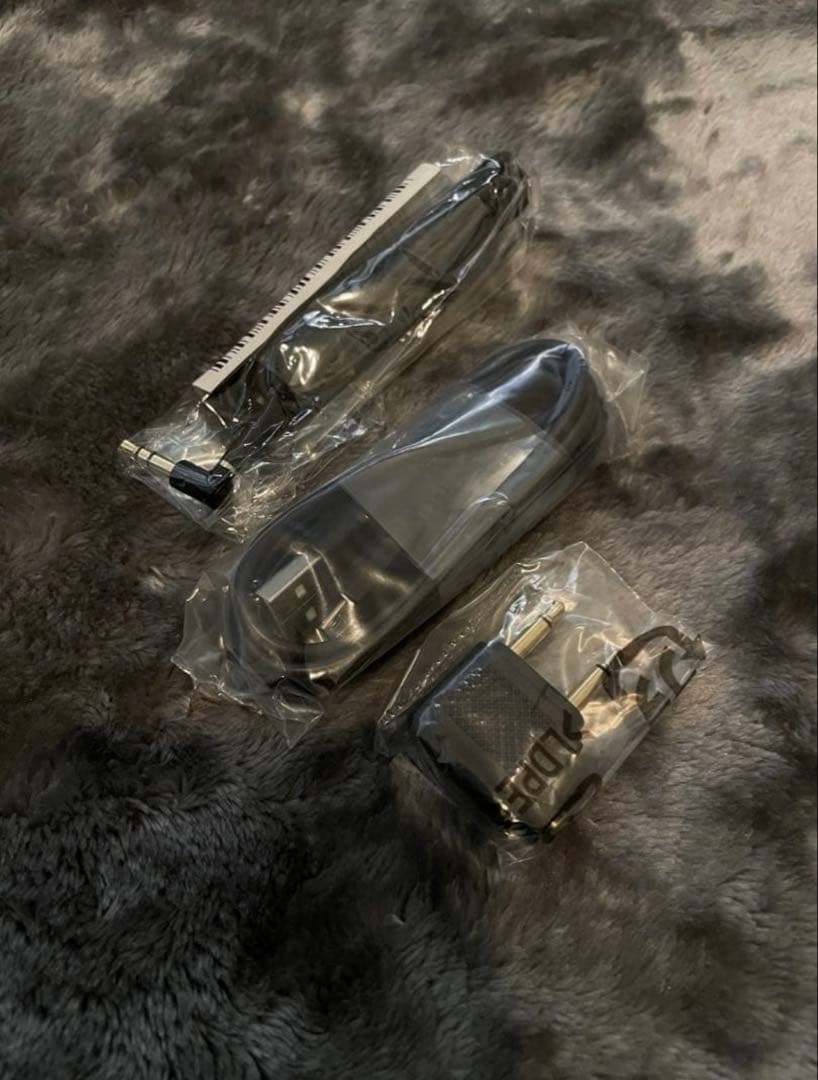 【新品未使用品】SENNHEISER MOMENTUM On-Ear Ivory