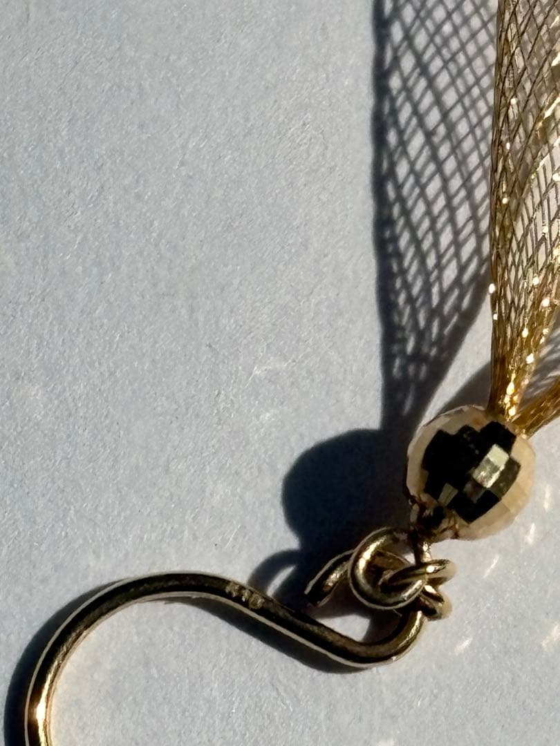 18金メッシュリーフ型パールピアス