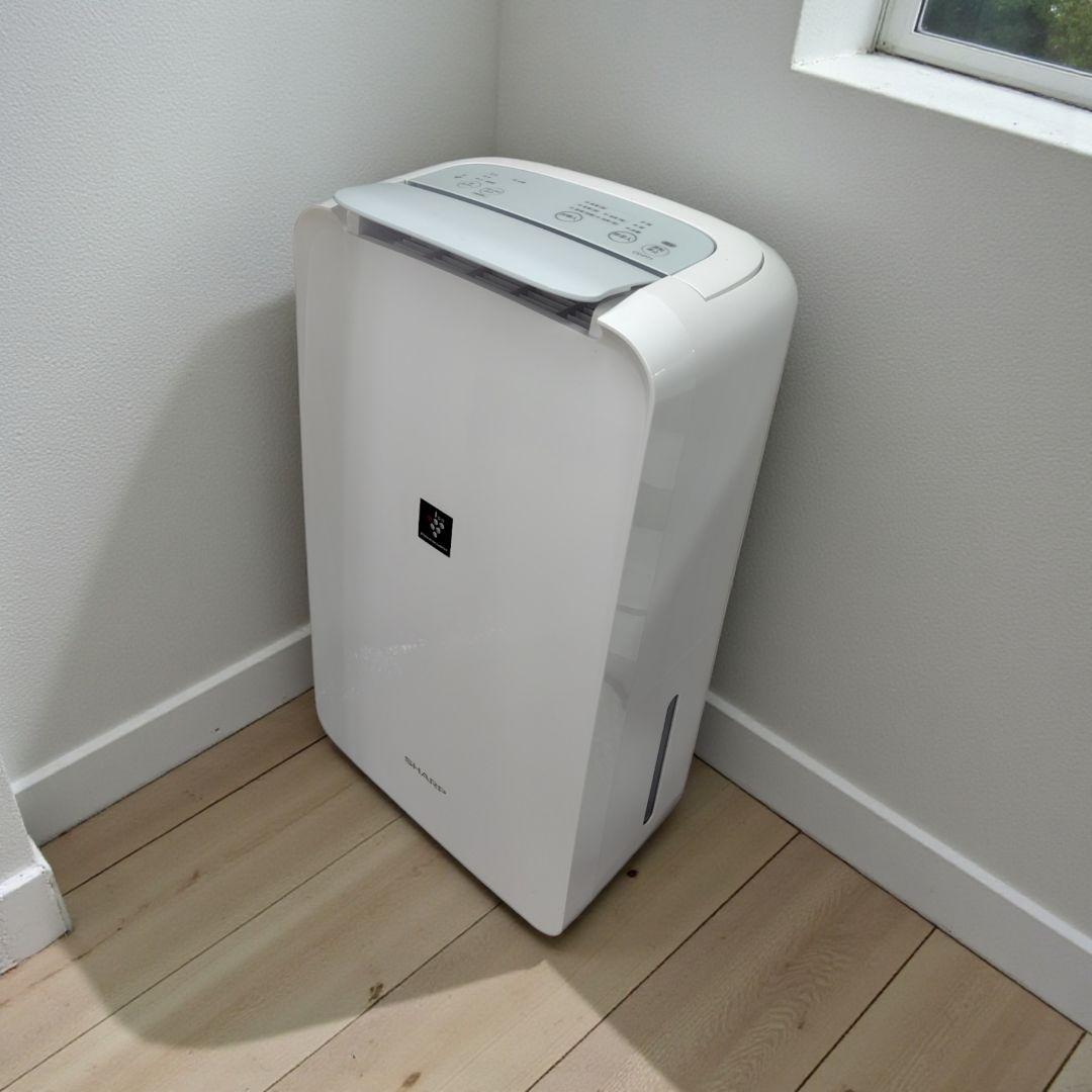 SHARP 2023年製 除湿器 CV-P71-W