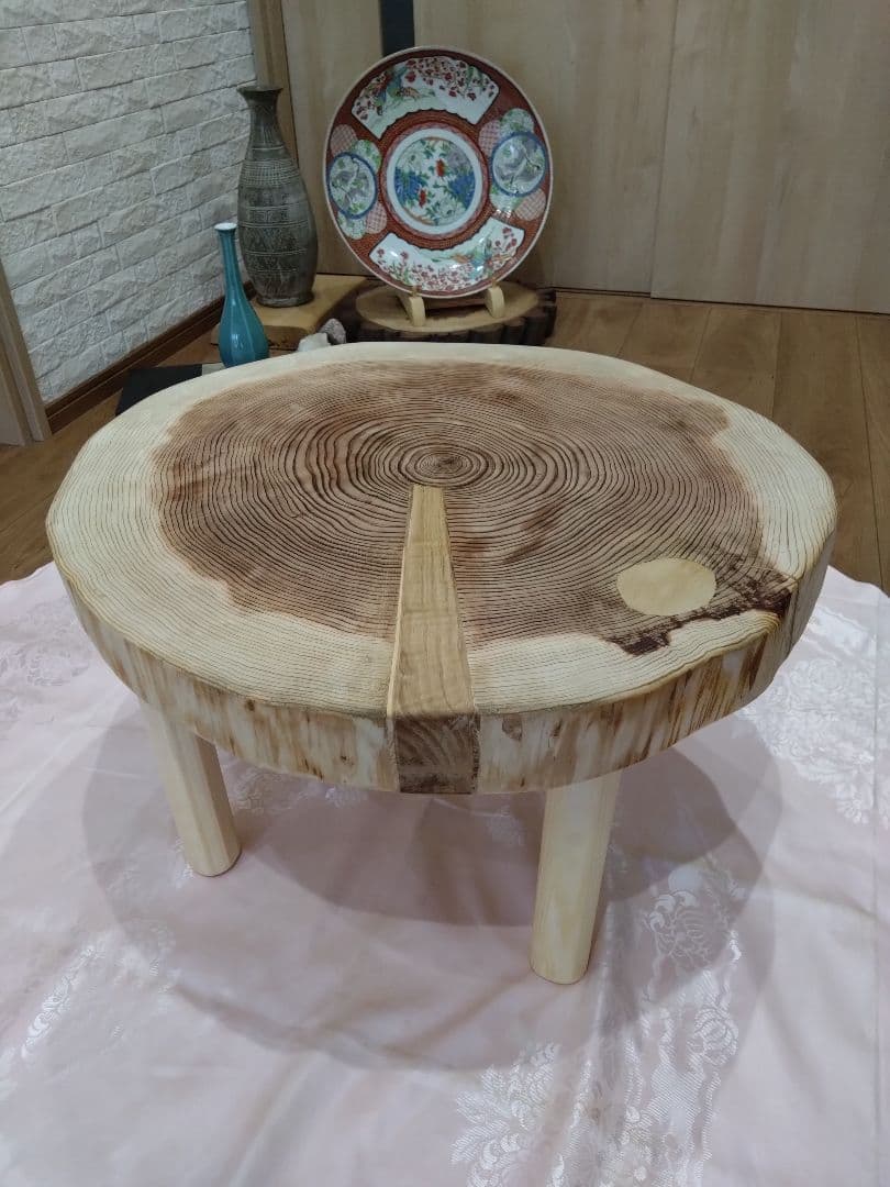 杉の輪切り円形ローテーブル⑰　モネエド❕樹齢約75年杉の模様が綺麗❕