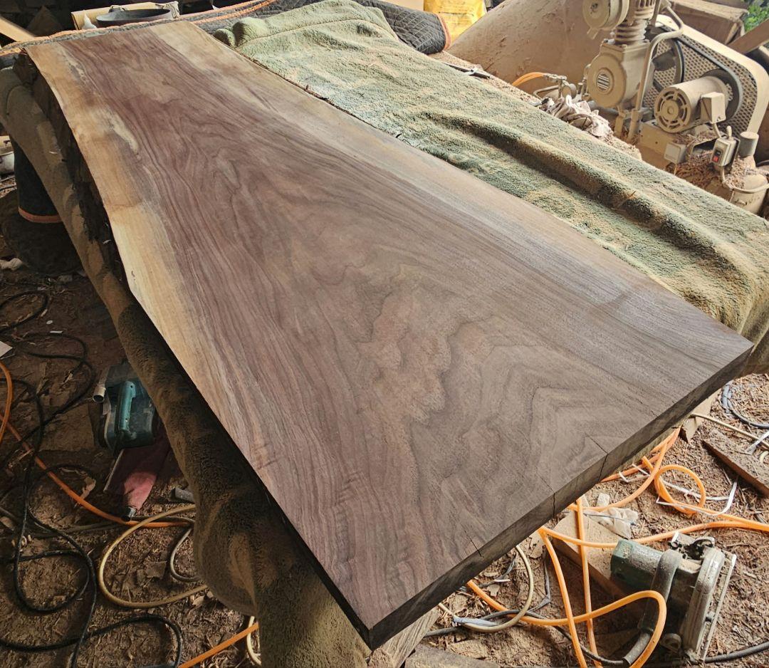 ブラックウォールナット　一枚板　カウンター　ダイニング　テーブル　栃　欅　棚