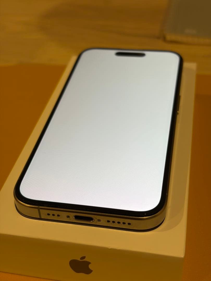 iPhone 15 Pro 256GB (Simフリー) ナチュラルチタニウム