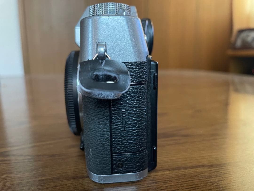 【ジャンク品】FUJIFILM X-T10 シルバー レンジファインダーカメラ