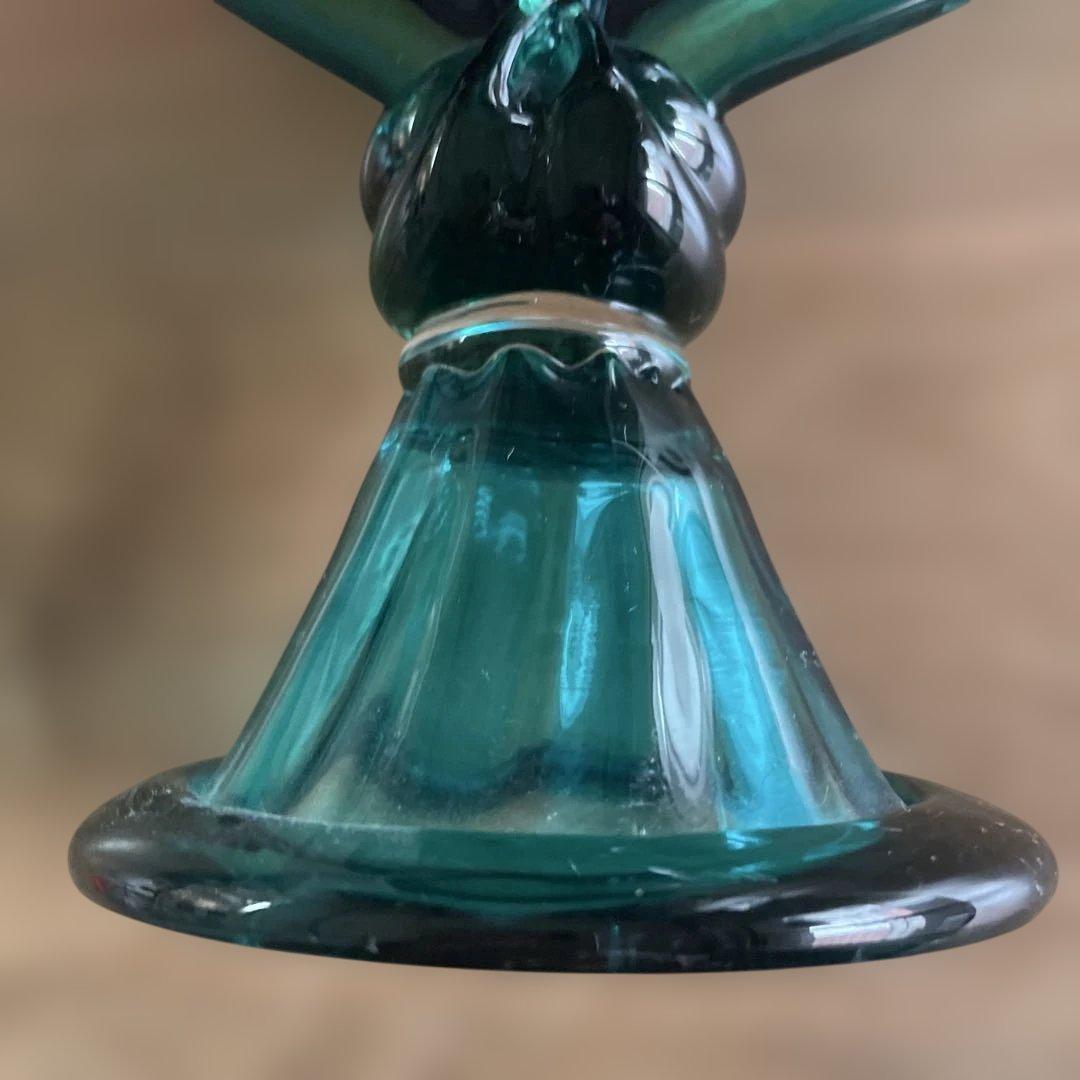 津軽びいどろ　1988年青函博覧会開催記念　装飾的なガラスボトル 赤紫と緑