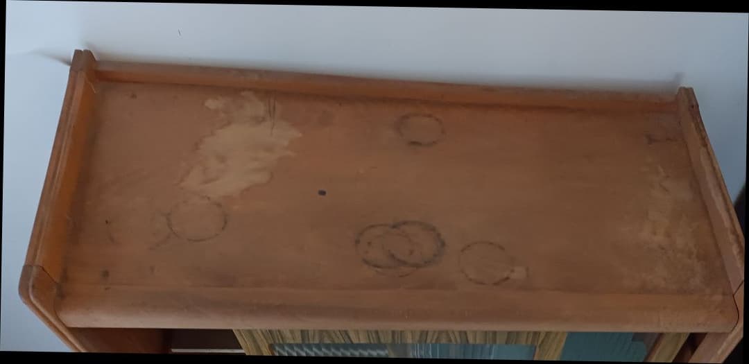 木製ストライプ模様キャビネット