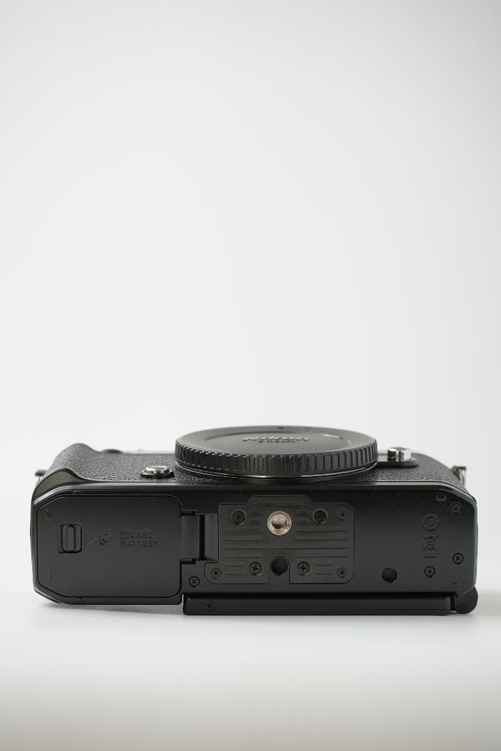 【ほぼ新品】【153回】 Nikon ニコン Zf ミラーレス一眼カメラ ボディ