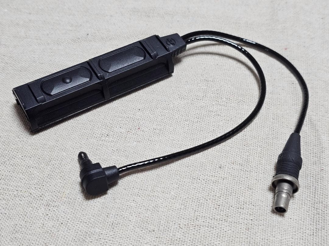 【中古】SureFire DS-SR07-D-IT デュアルリモート　スイッチ