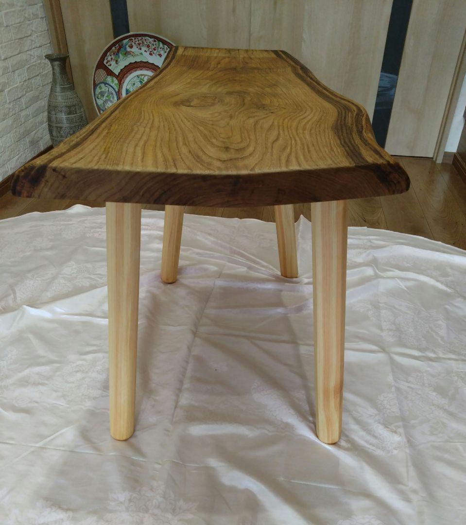 栗のテーブル、檜のテーブル　メルル❕