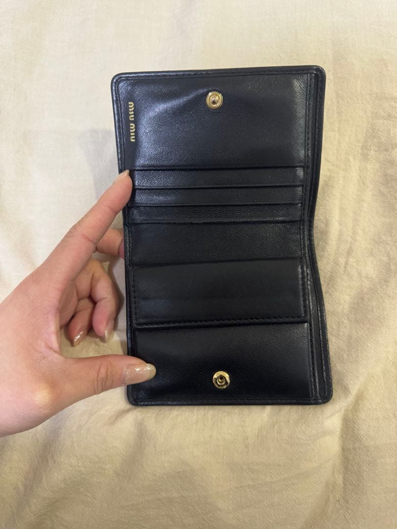 MIU MIU マテラッセ ブラック 二つ折り財布