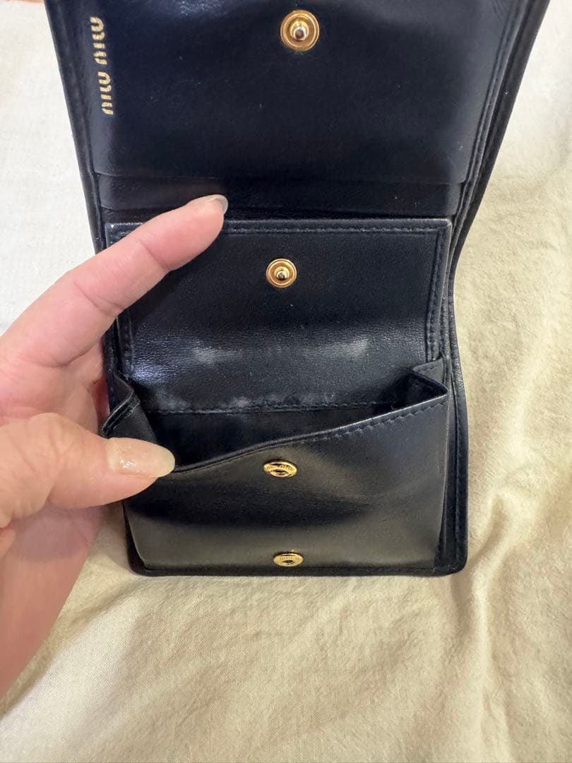 MIU MIU マテラッセ ブラック 二つ折り財布