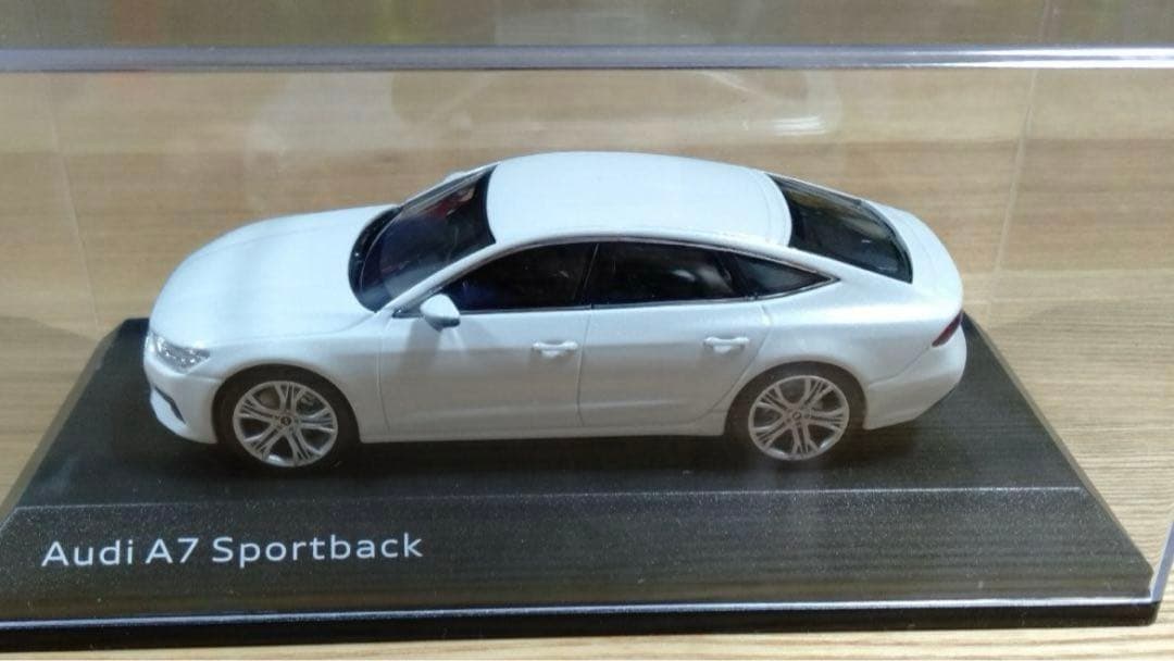 Audi 公式A7 ミニカー　非売品