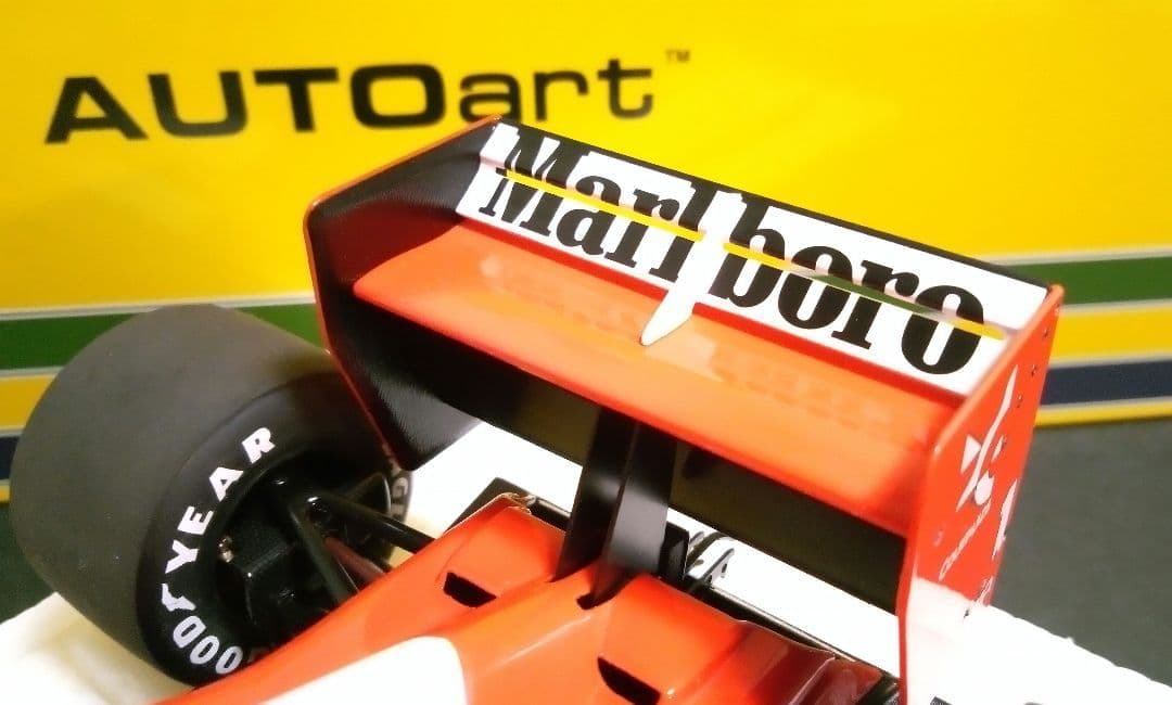 オートアート 1/18 F1 マクラーレン MP4/6 Aセナ Marlboro