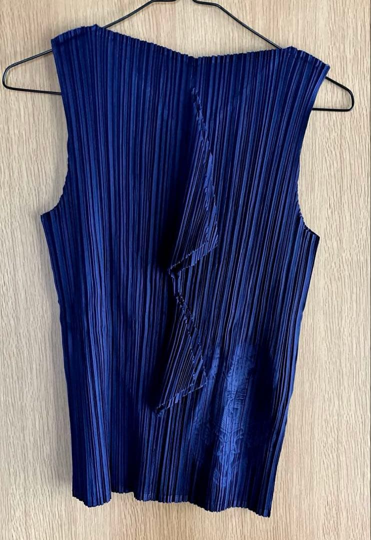 PLEATS PLEASE ノースリーブシャツ