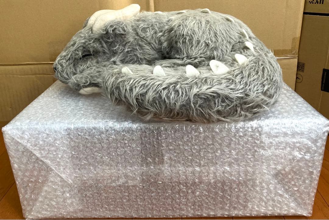 スピッツ　醒めないツアーグッズ　モニャモニャ　ぬいぐるみ　ガラスケース付