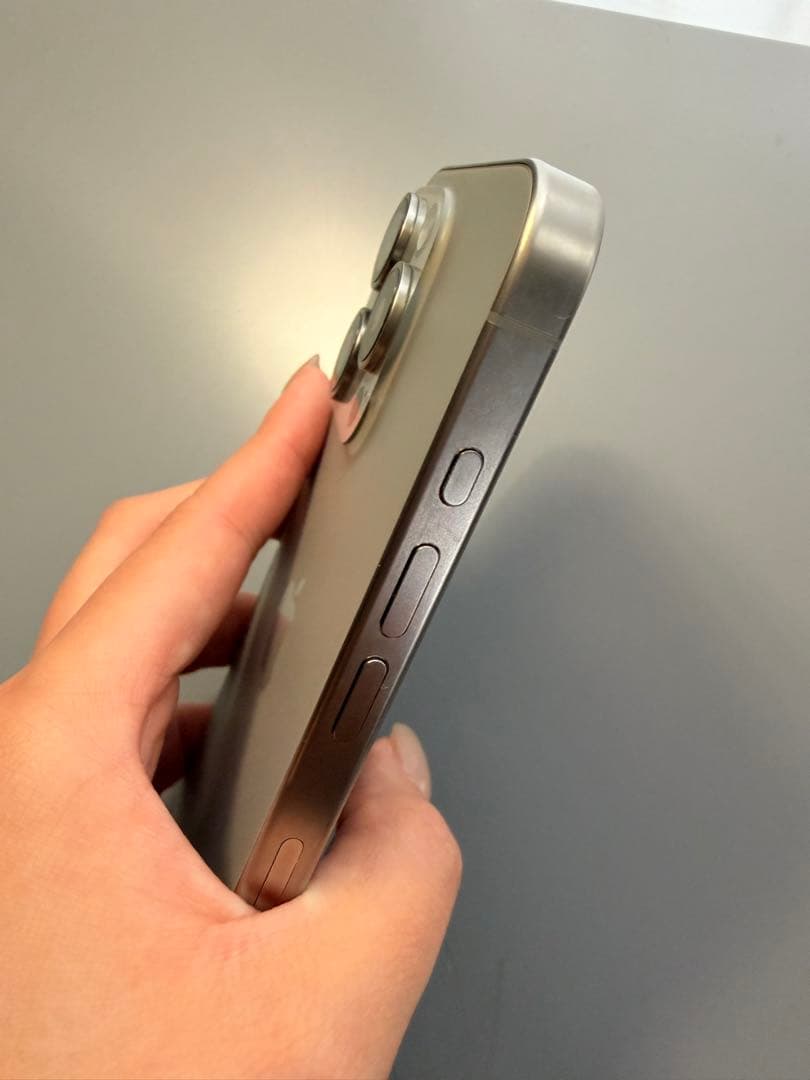 【美品】iPhone 15 Pro 128GB ナチュラルチタニウム