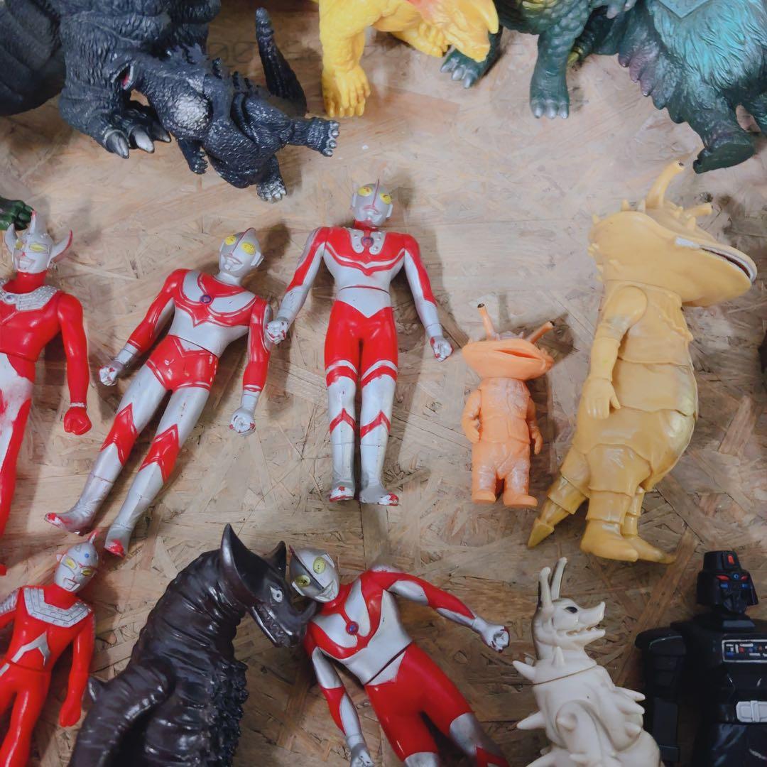 ゴジラも怪獣もウルトラマンも♪ ソフビ/フィギュア一括セット!