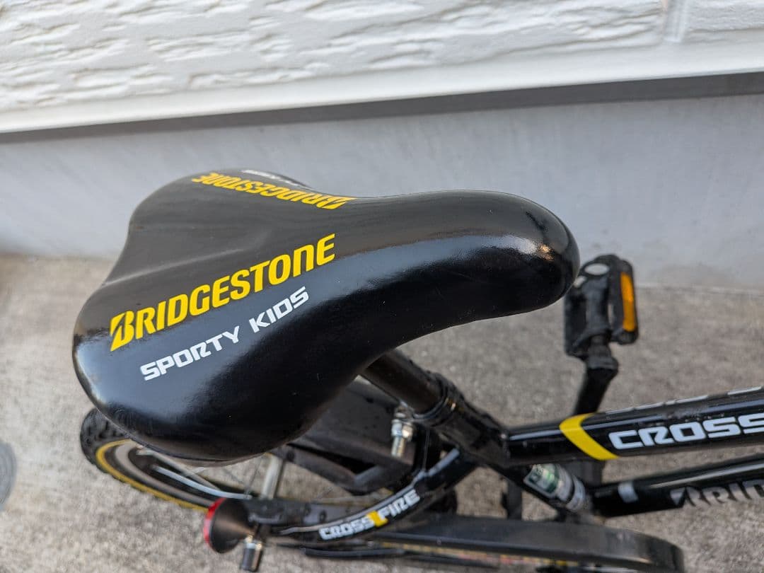 送料込み！ブリヂストン 16インチ クロスファイヤーキッズ