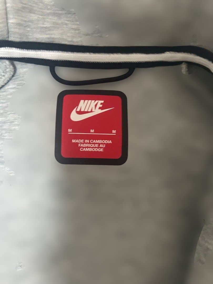 Nike グレー テックフリース