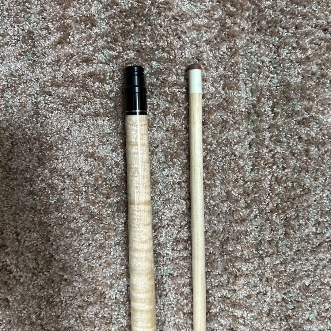 ビリヤードキュー(MezzCues)ケース付き