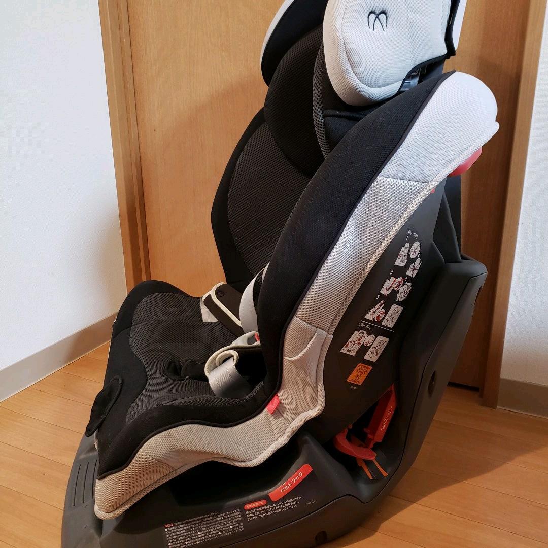 チャイルドシート　エールべべ　スイングムーンプレミアム