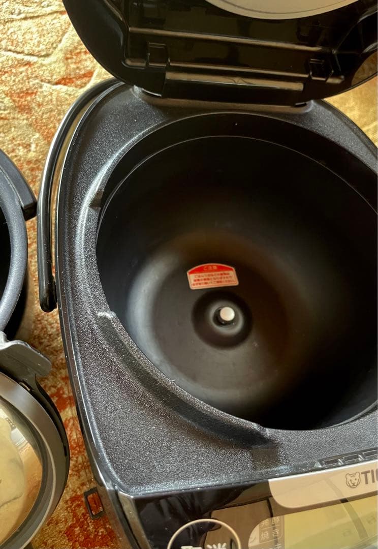 TIGER IH炊飯器 無洗米対応 予約機能付き　JPW-H100 剛火IH