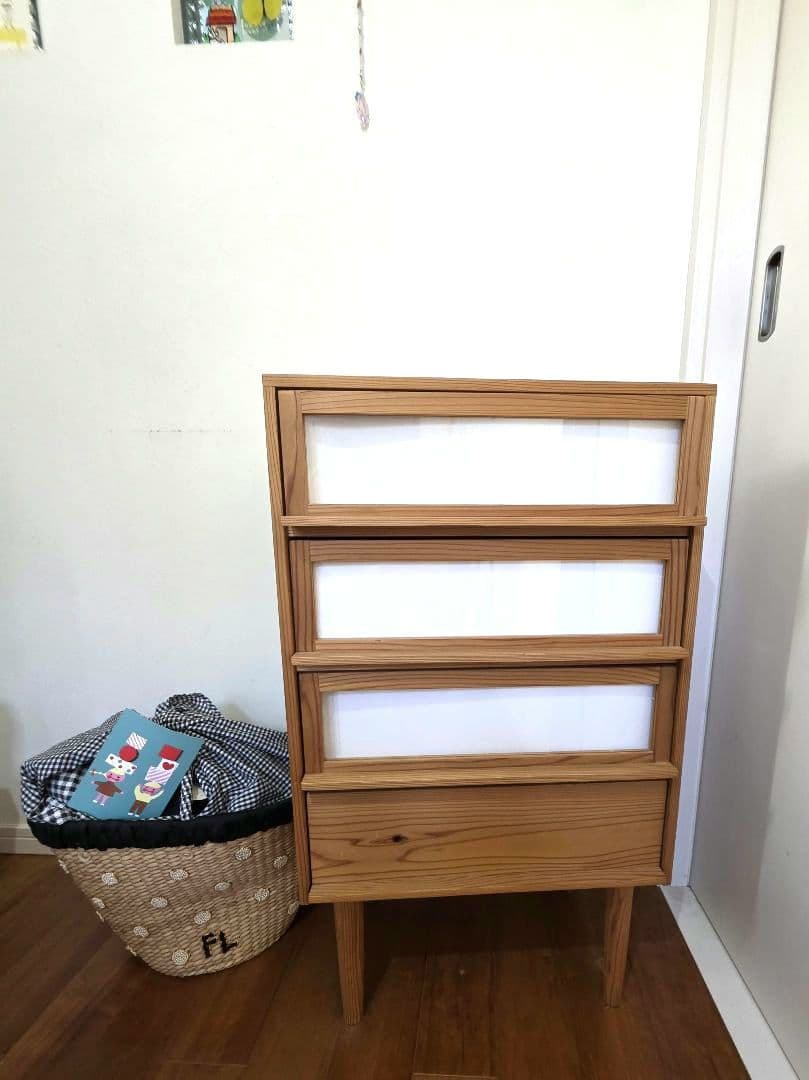 脚付ガラス 引出しのチェスト 国産天然木無垢材