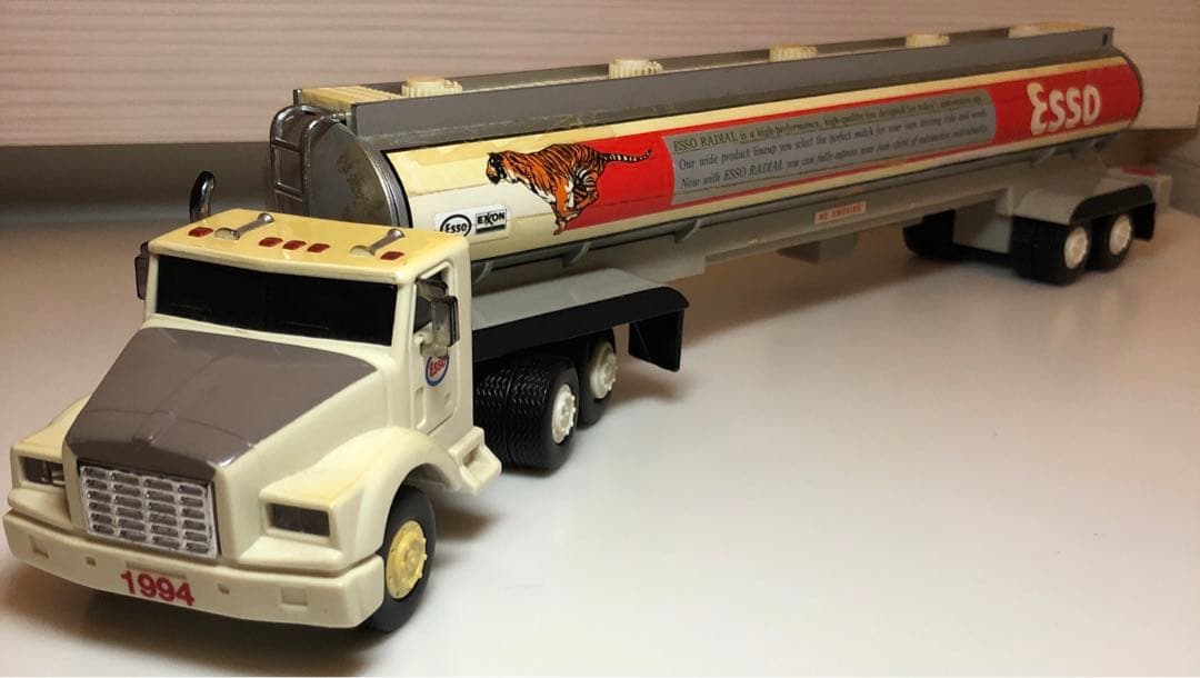 非売品 Esso 大型タンクローリー ミニチュア