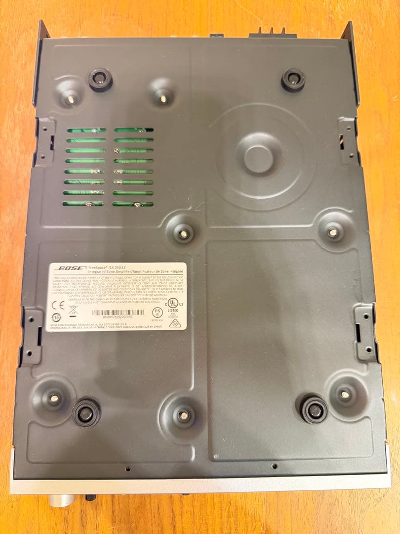 BOSE FreeSpace IZA 250-LZ パワーアンプ