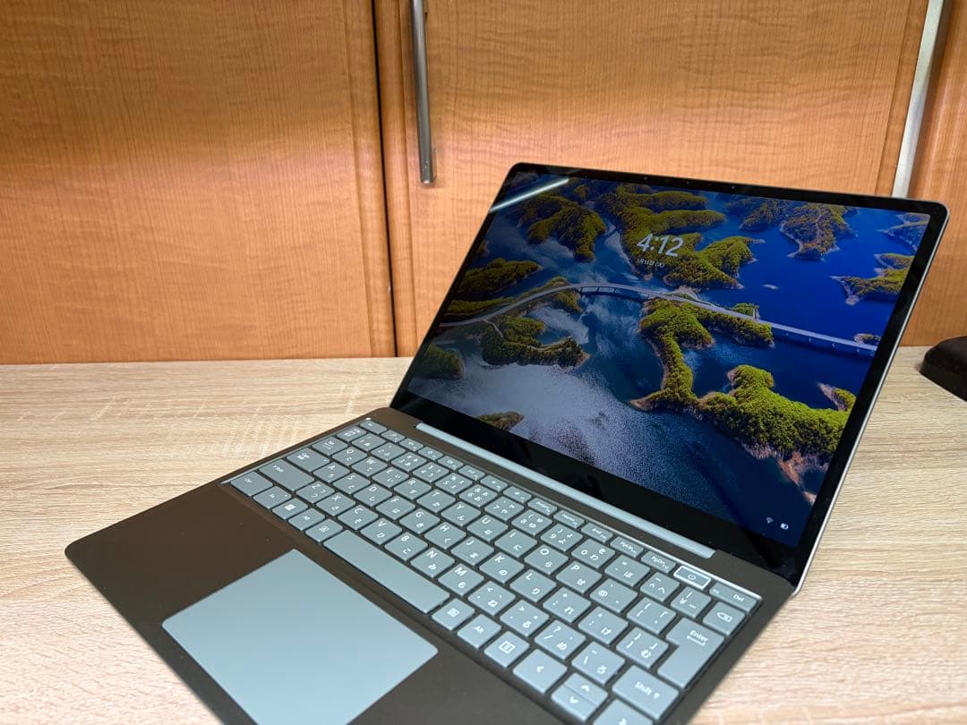 Microsoft Surface Laptop Go 2 12.4インチ　美品