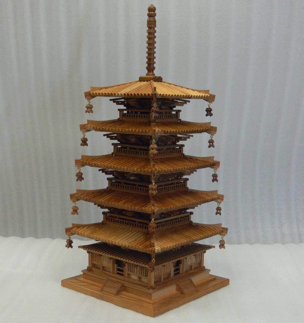 Ｂフライデー　希少ケヤキ材 五重塔★総高さ 約49cm