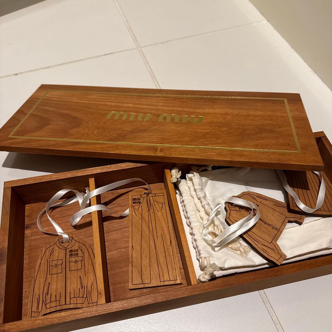 MIU MIU ノベルティ　木製オーガナイザー
