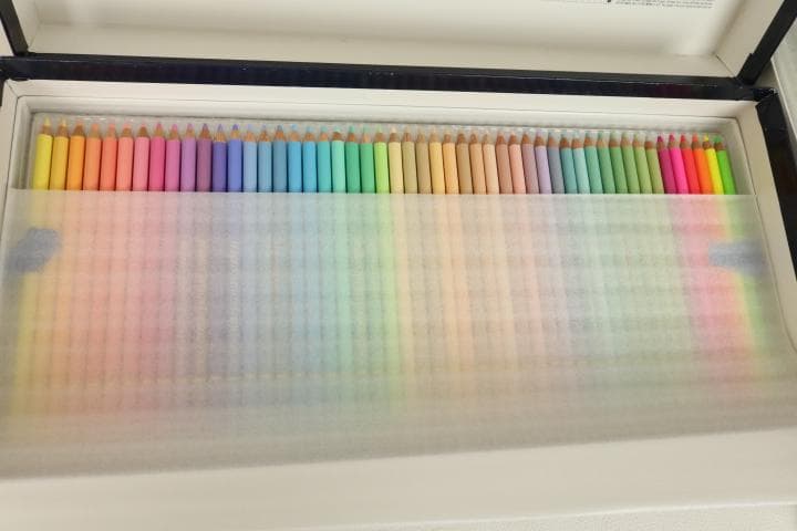 u*u様 150本セット【未使用】☆ホルベイン：OP945　アーチスト色鉛筆　全