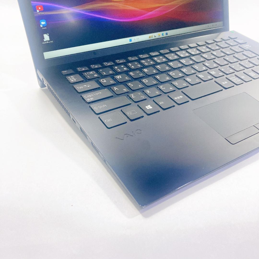 w68✨薄型/第8世代 /i5 /Office付/爆速SSD/8GB✨ノートPC