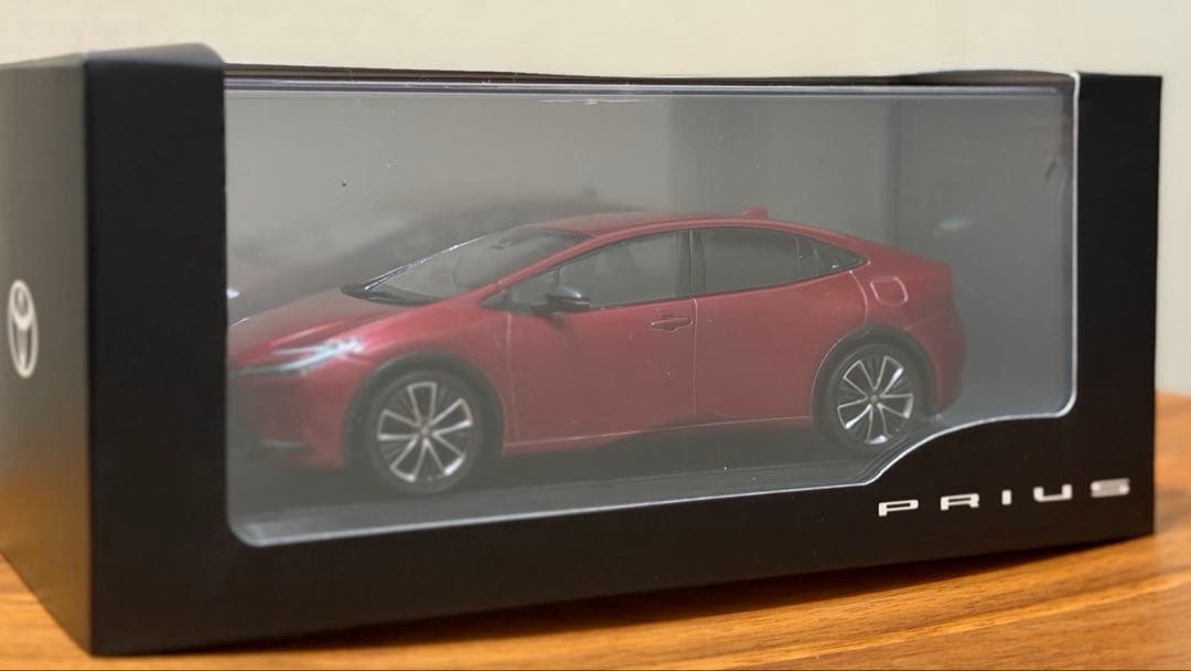 【非売品】トヨタ プリウス エモーショナルレッドII 1/30ミニカー