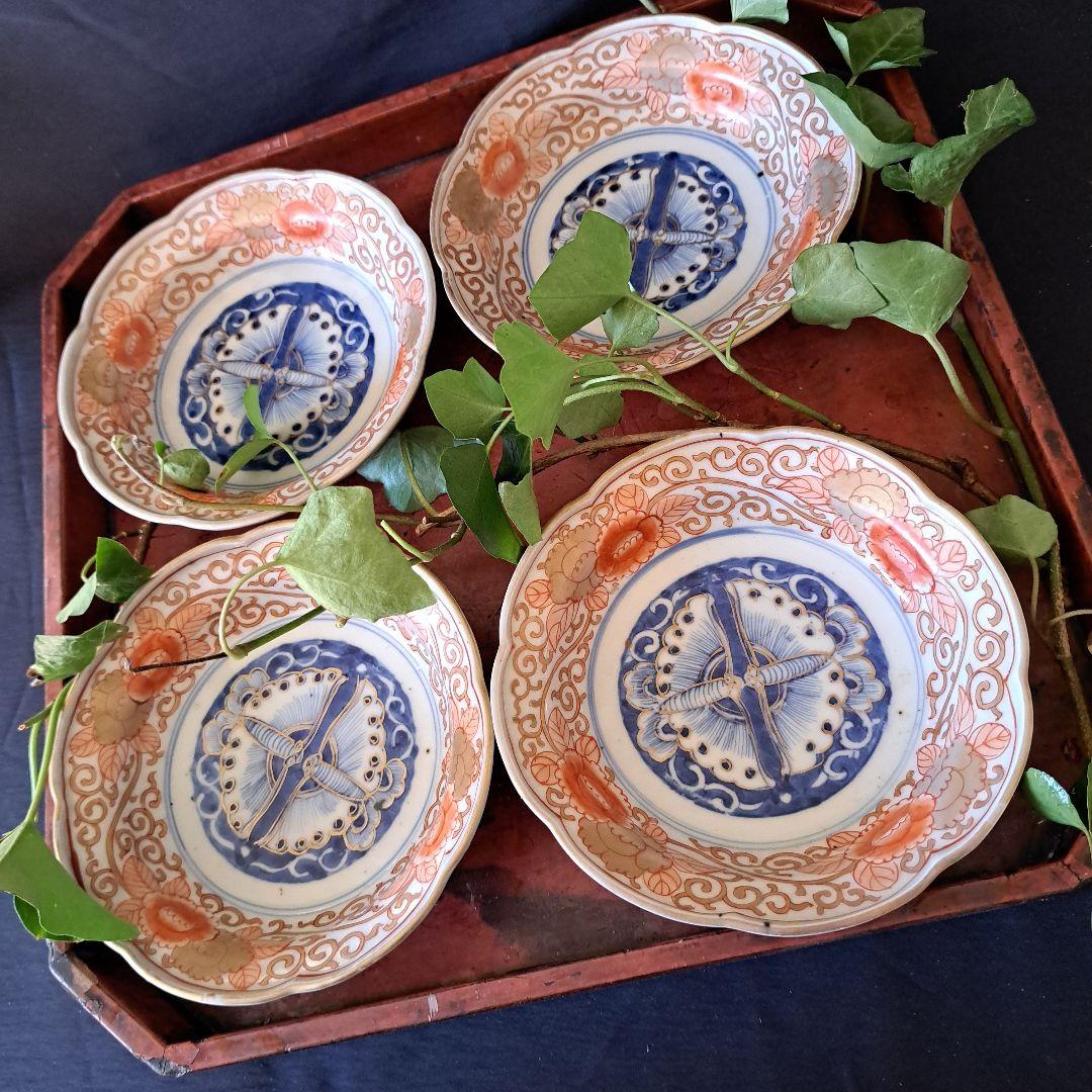 金彩の「花唐草」と向き合ってる「蝶」！古伊万里 皿 4客セット 骨董アンティーク