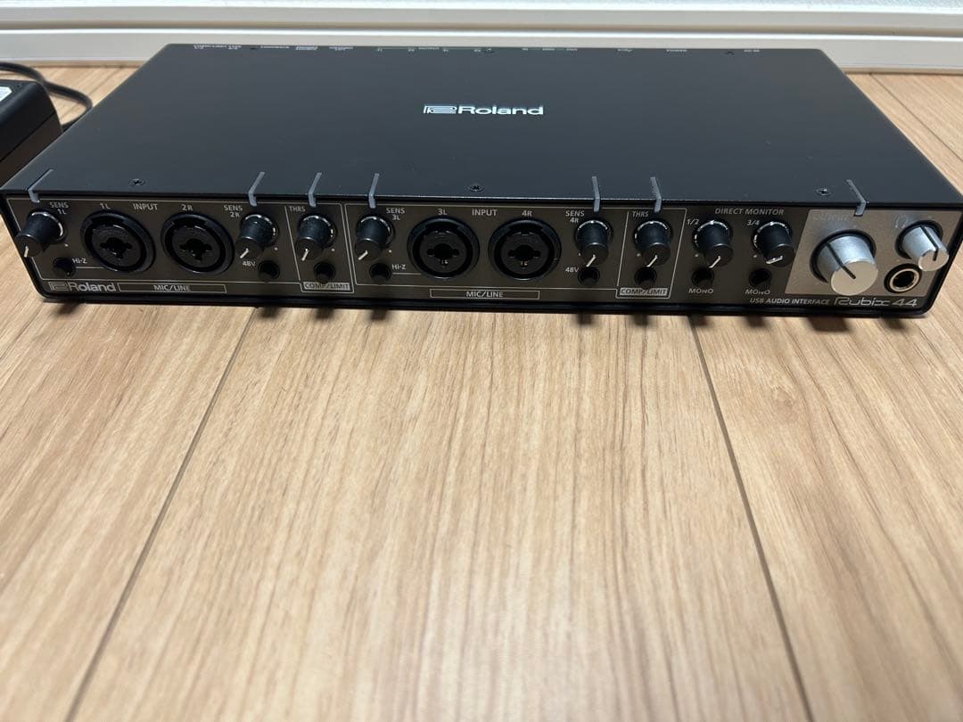 ローランド Rubix44 オーディオインターフェース 本体と電源ケーブルのみ