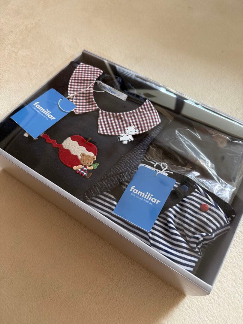 新品未使用 familiar トップス2枚&靴下セット