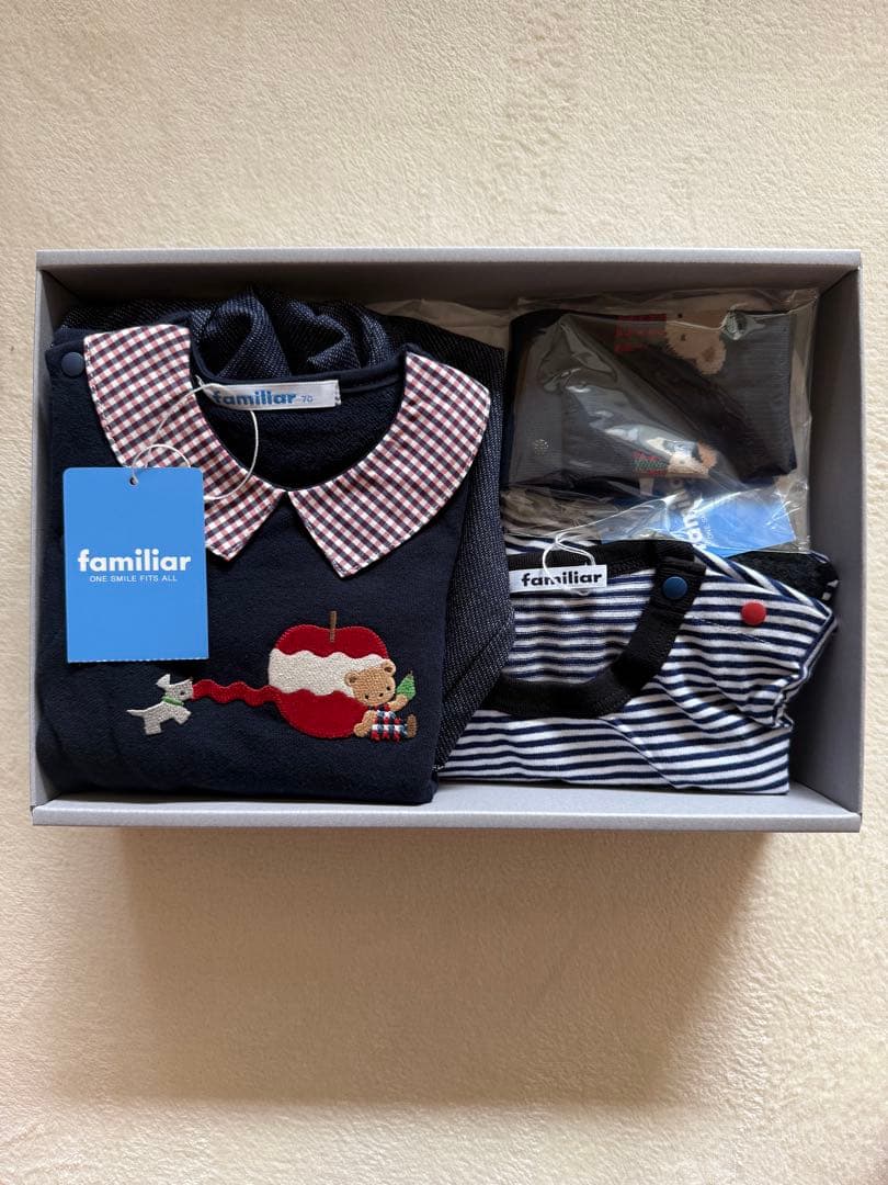 新品未使用 familiar トップス2枚&靴下セット