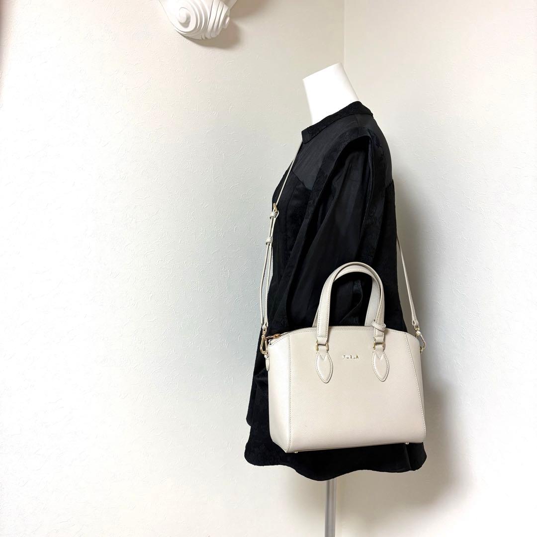 未使用品FURLA MINERVA ミネルヴァ S サッチェル　ショルダーバッグ