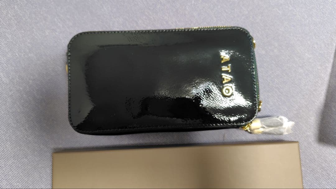 【新品】ATAO アミュレット　スマホショルダー　エメラルドグリーン福袋財布