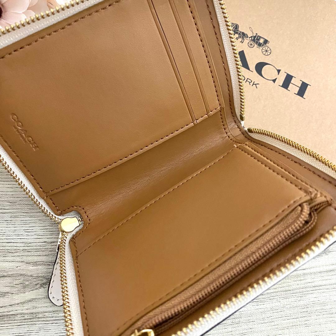 【新品未使用】COACH コーチ　折り財布　ホワイト　キルティング　二つ折り財布