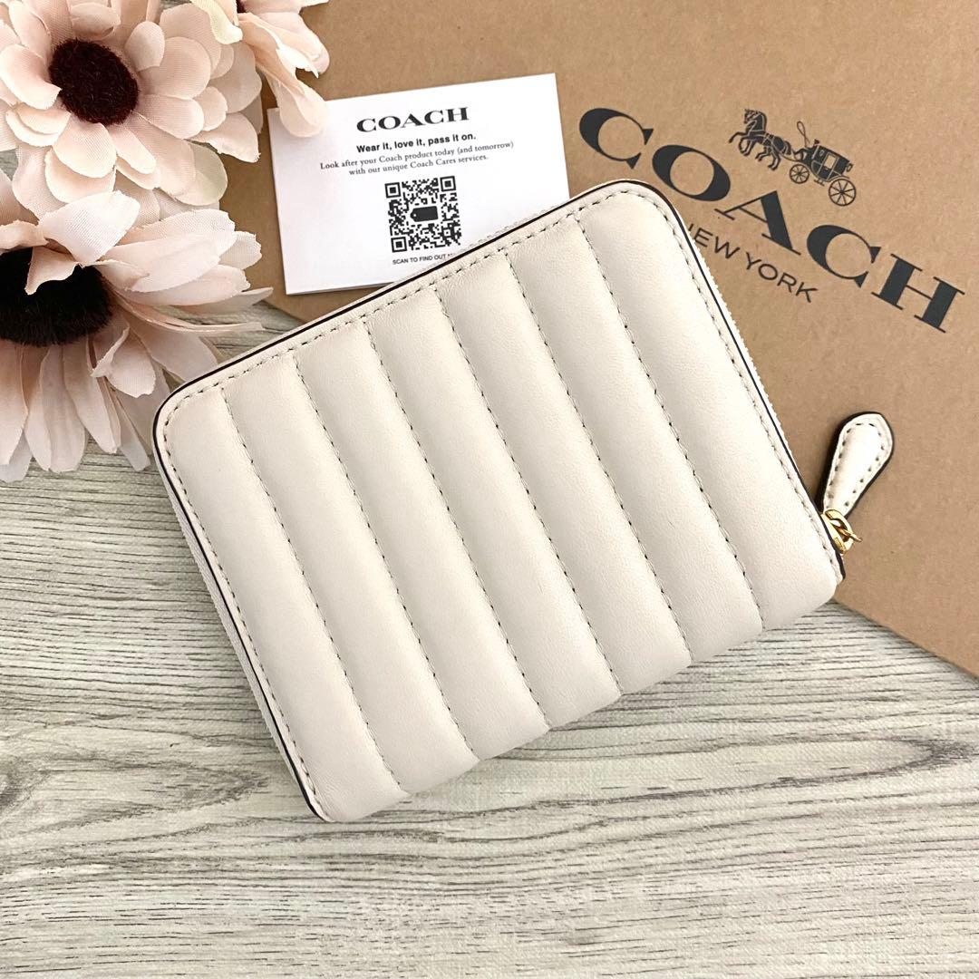 【新品未使用】COACH コーチ　折り財布　ホワイト　キルティング　二つ折り財布