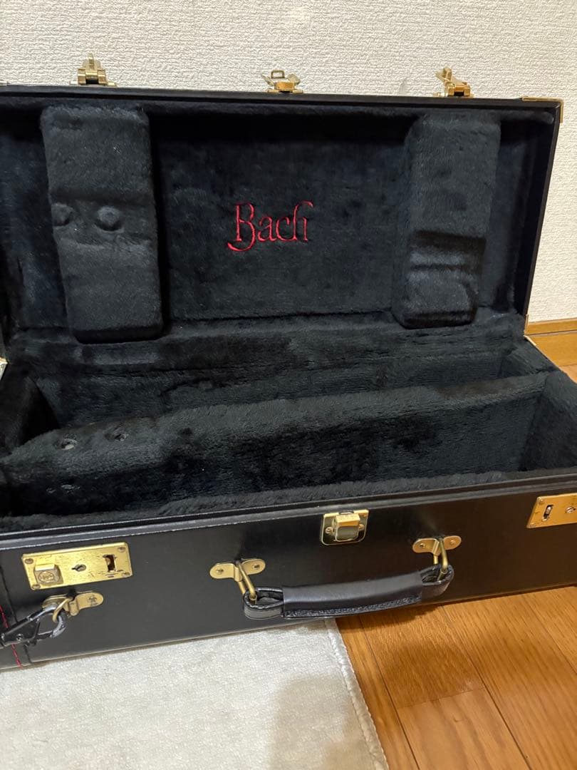 Bach トランペットケース 黒