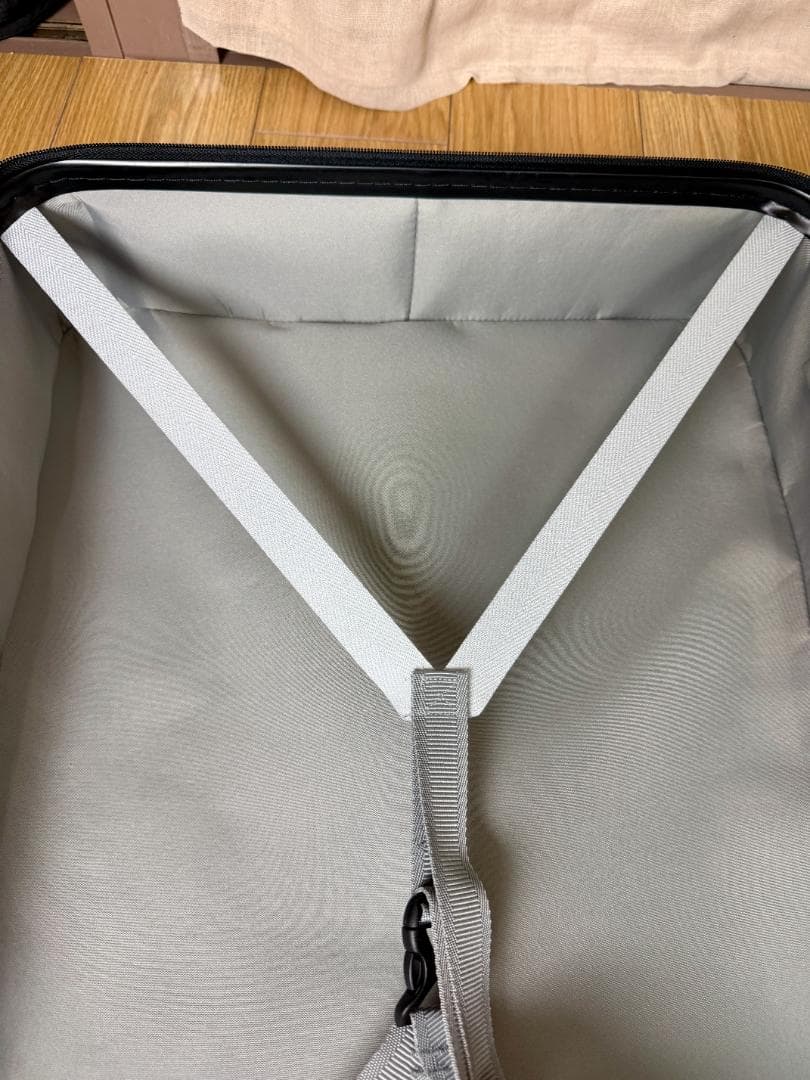 無印良品 キャリーケース バーを自由に調節できる ハード スーツケース 72L